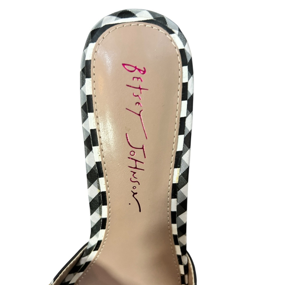 Women's Betsey Johnson Daisy Gingham Bow Heels Black White Yellow 8M - Picture 2 of 9